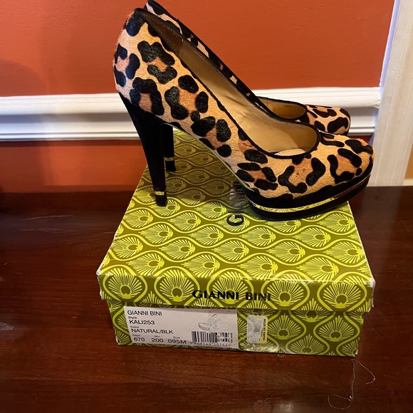 Leopard platform heels. - Picture 2 of 4